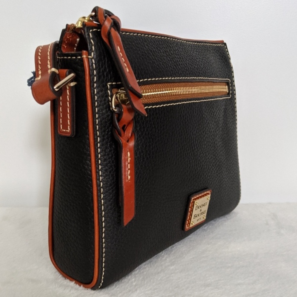 Dooney & Bourke Black Pebbled Leather Crossbody 🆕